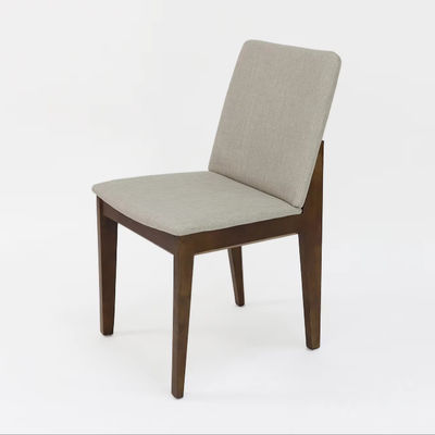 Cadeira de jantar de madeira maciça de acabamento de nitrolacquer de estilo moderno com estofamento e braço de acento