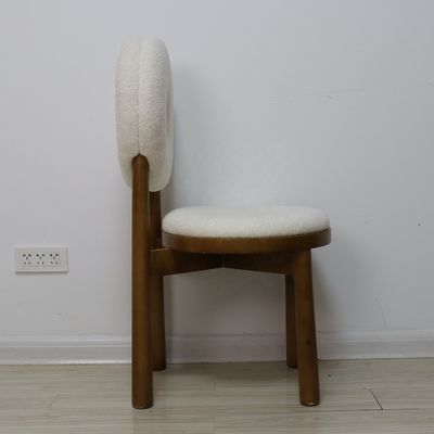 Cadeira de refeição de luxo totalmente montada com encosto de costas para hotel e restaurante modernos