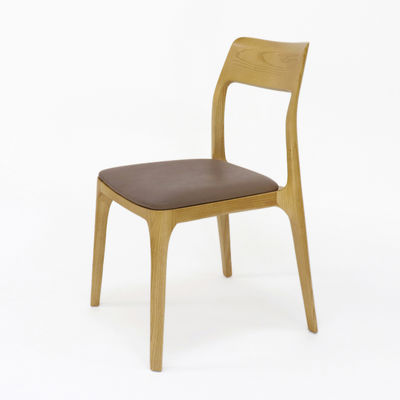 Instalações de lazer Cadeira de jantar de madeira vintage com tecido personalizado Tapete e acabamento de nitrolaque