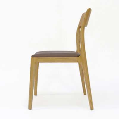 Instalações de lazer Cadeira de jantar de madeira vintage com tecido personalizado Tapete e acabamento de nitrolaque