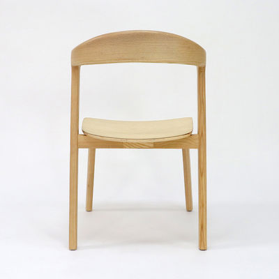 Atualize seu restaurante ou hotel com cadeira de jantar de madeira maciça em material de estrutura de madeira de cinza / borracha