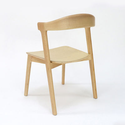 Atualize seu restaurante ou hotel com cadeira de jantar de madeira maciça em material de estrutura de madeira de cinza / borracha