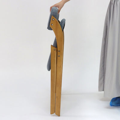 Cadeira de jantar de madeira personalizada de estilo vintage com design dobrável e cobertura de tecido