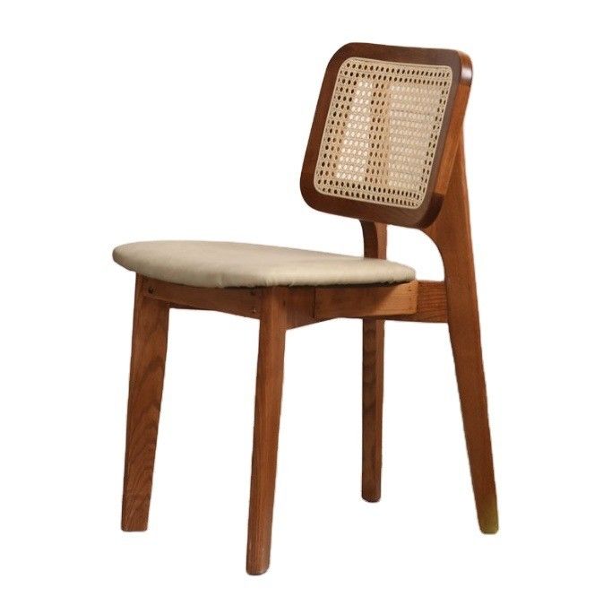 Mobiliário doméstico clássico prático Cadeira de jantar de madeira maciça com design de rotão e assento estofado