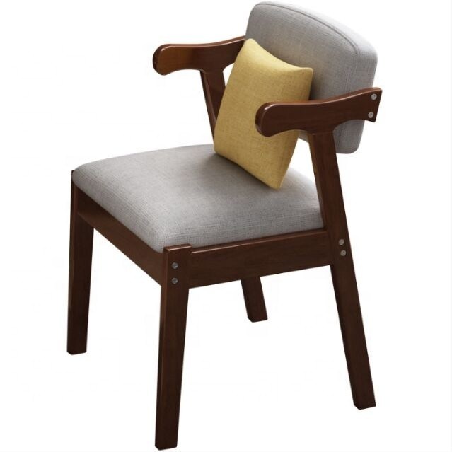 Cadeira de mesa de madeira maciça com almofada estofada e design antigo