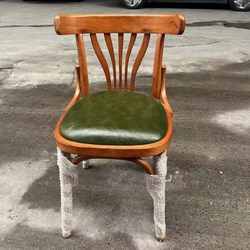 Cadeiras de madeira de design moderno com base reclinável e estofamento de couro PU em estilo nórdico