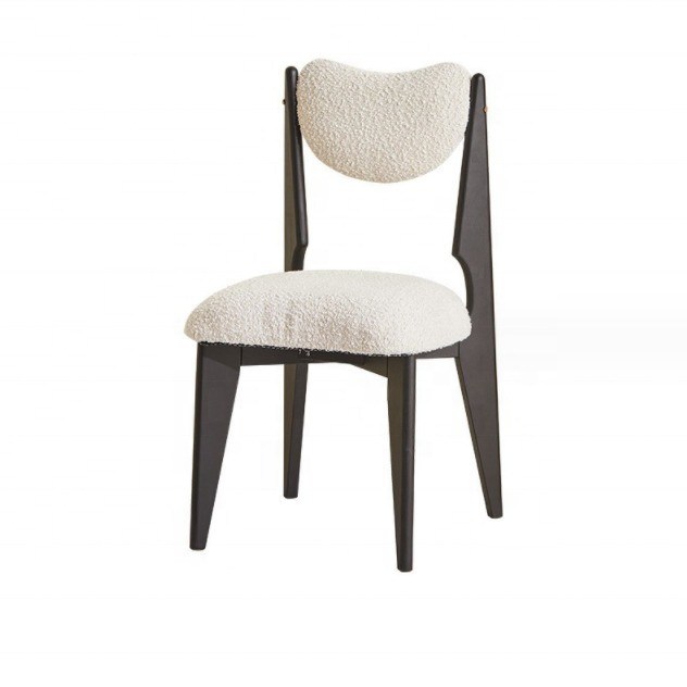 Cadeira de jantar de madeira com cor personalizada e pernas pretas em veludo branco