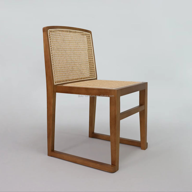 Cadeiras de mesa de madeira maciça U Mobiliário de encosto em rotão empilhável para hotel restaurante NO Mobiliário dobrado acabamento nitrolaque